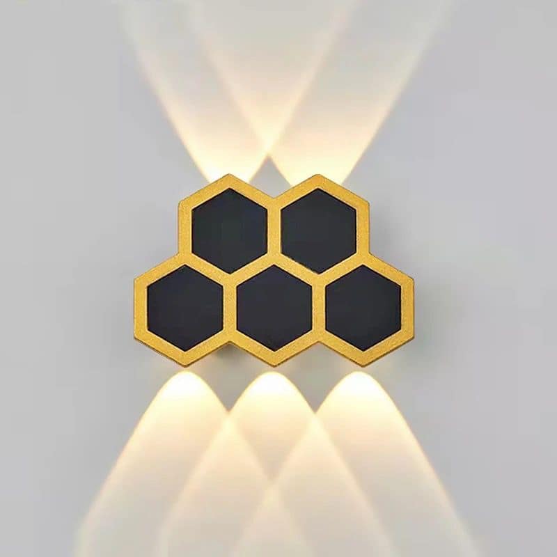 HONEYCOMB OUTDOOR LIGHT