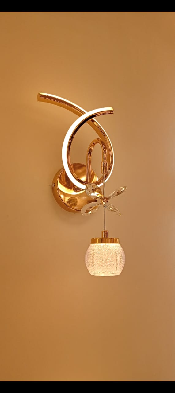 STYLISH WALL LIGHT