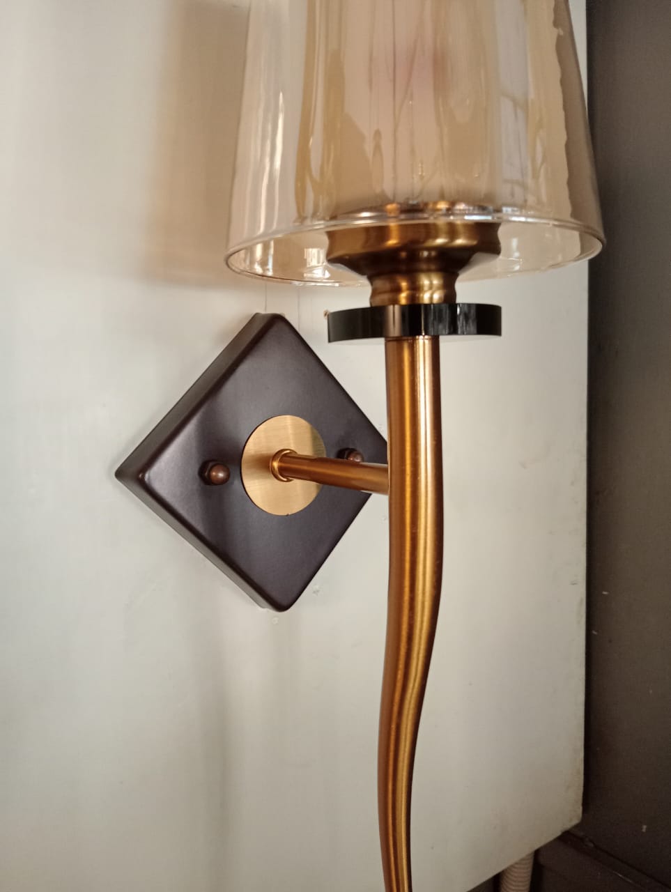 wall lights in pakistan