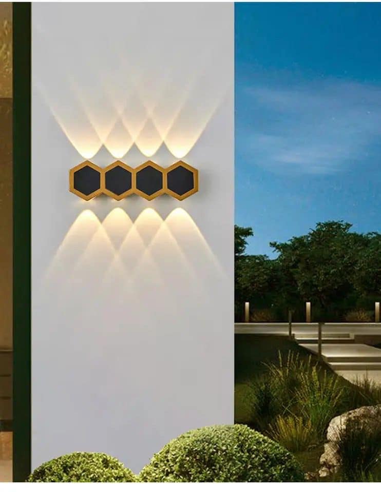 HONEYCOMB OUTDOOR LIGHT
