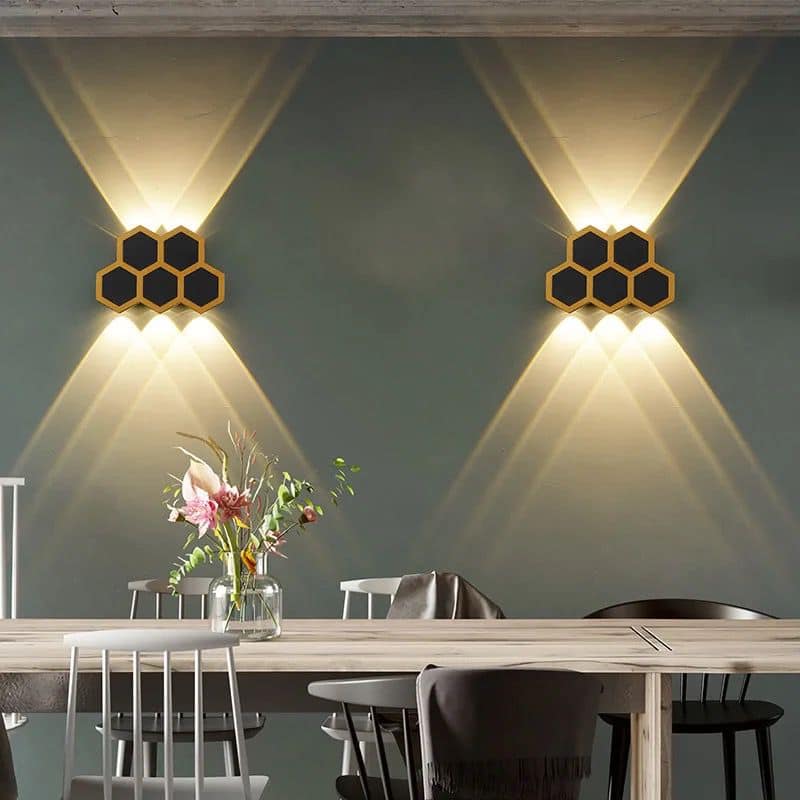 HONEYCOMB OUTDOOR LIGHT