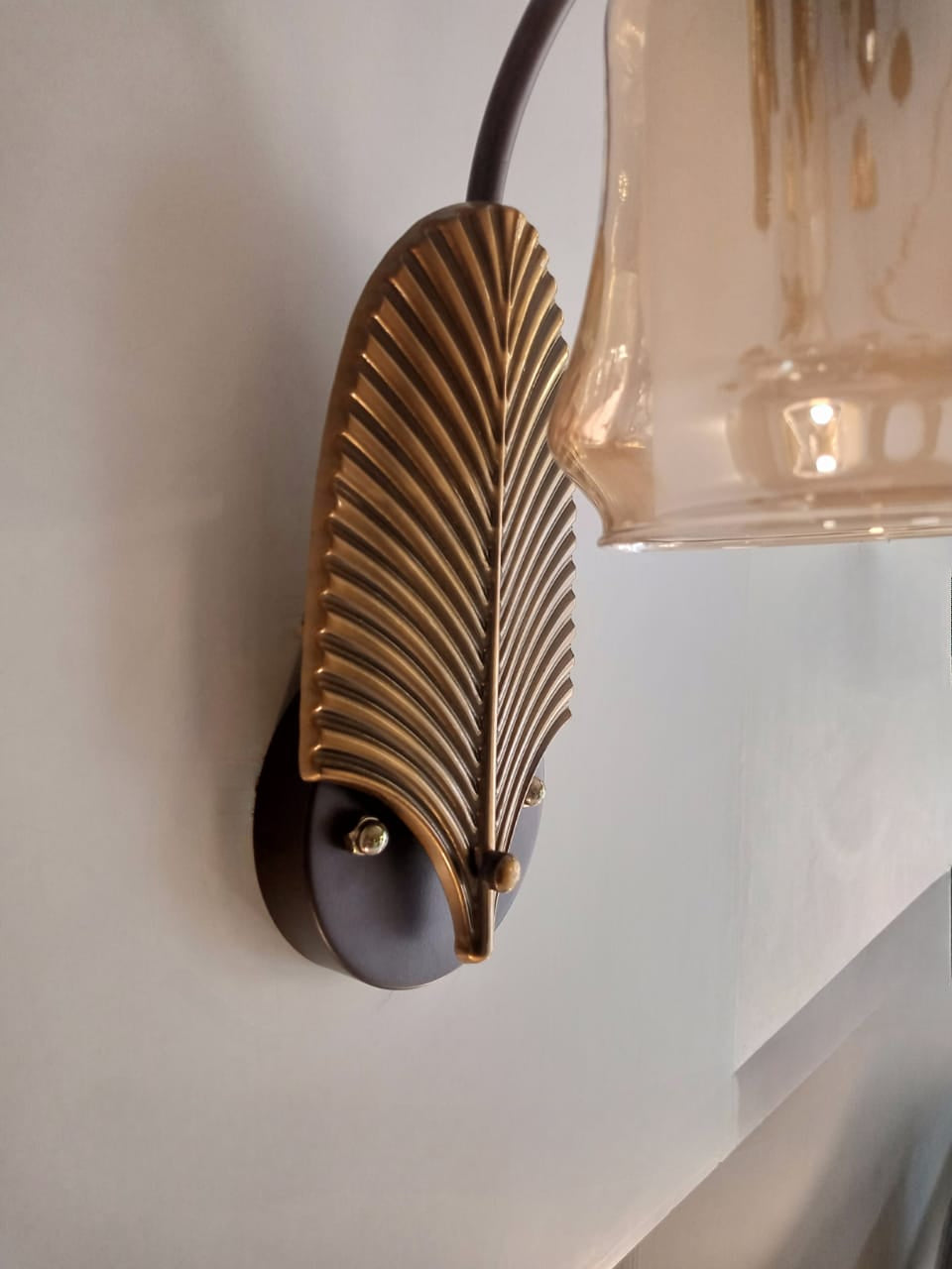 VINTAGE LEAF STYLE WALL LIGHT