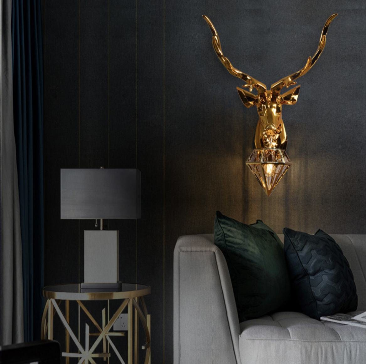 ANTLER WALL LAMP WITH DIAMOND LIGHT