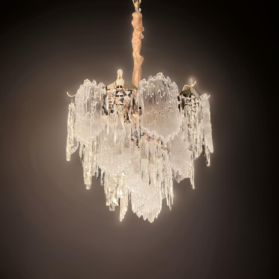 chandeliers in pakistan