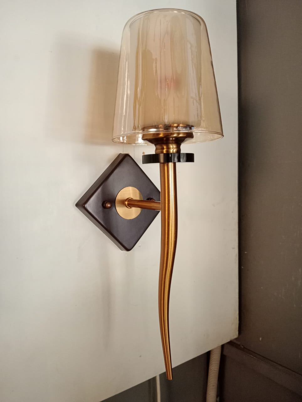 wall lights in pakistan