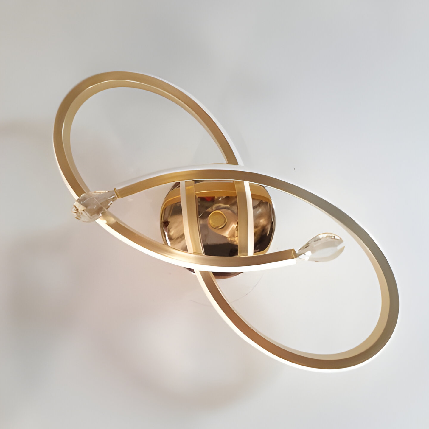 GOLDEN LED MODERN TWISTED LIGHT